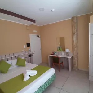 https://garden-naples.hotels-amalfi.com